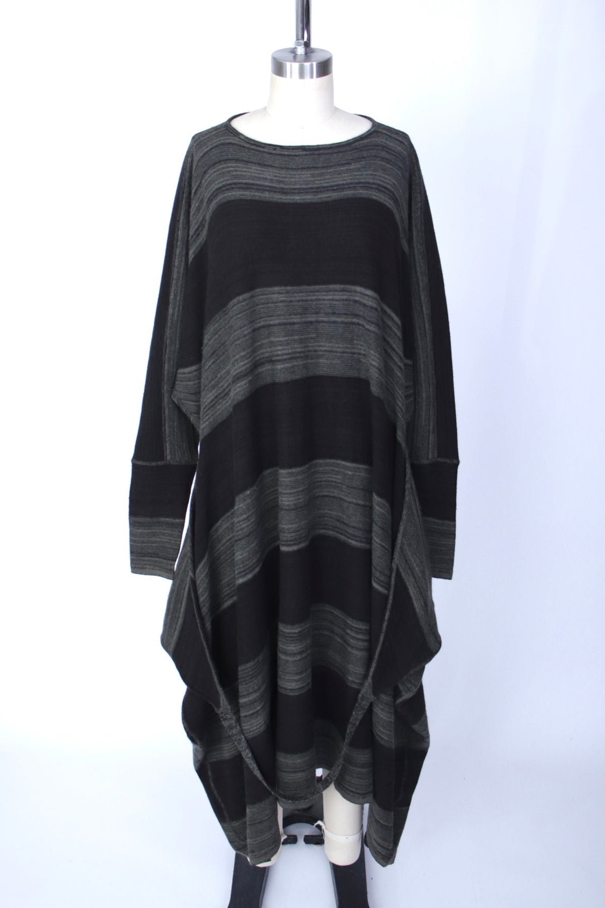 80s I.S. ISSEY MIYAKE ウールスカート vintage 1980s Issey Miyake Deformed Sweater Dress | Mercy Vintage