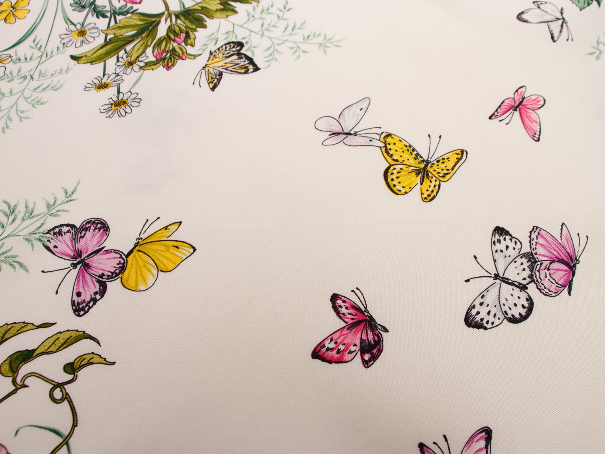 Gucci Accessory Collection Silk Floral Scarf