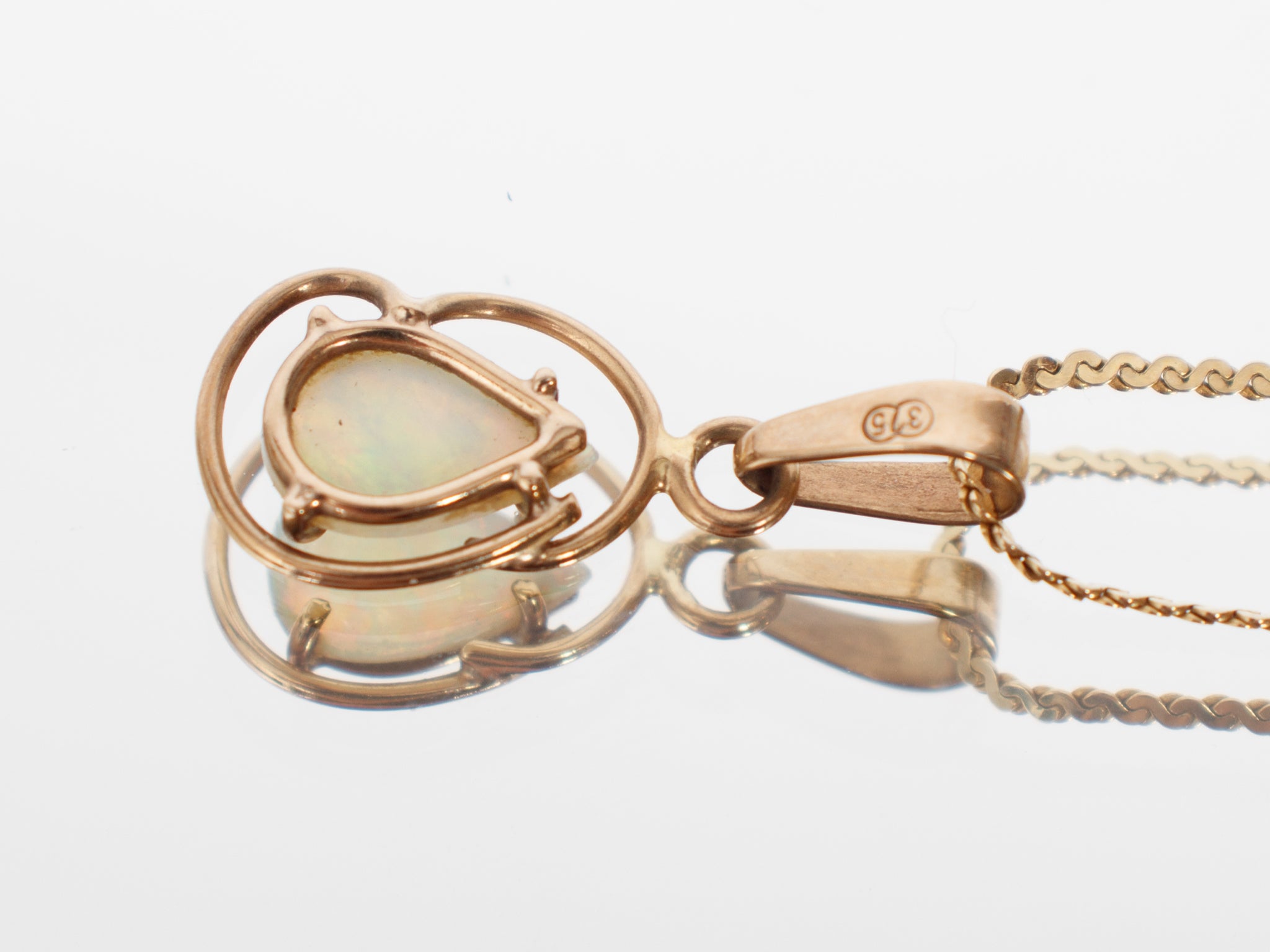 14K S-Chain & 9k Teardrop Opal Necklace