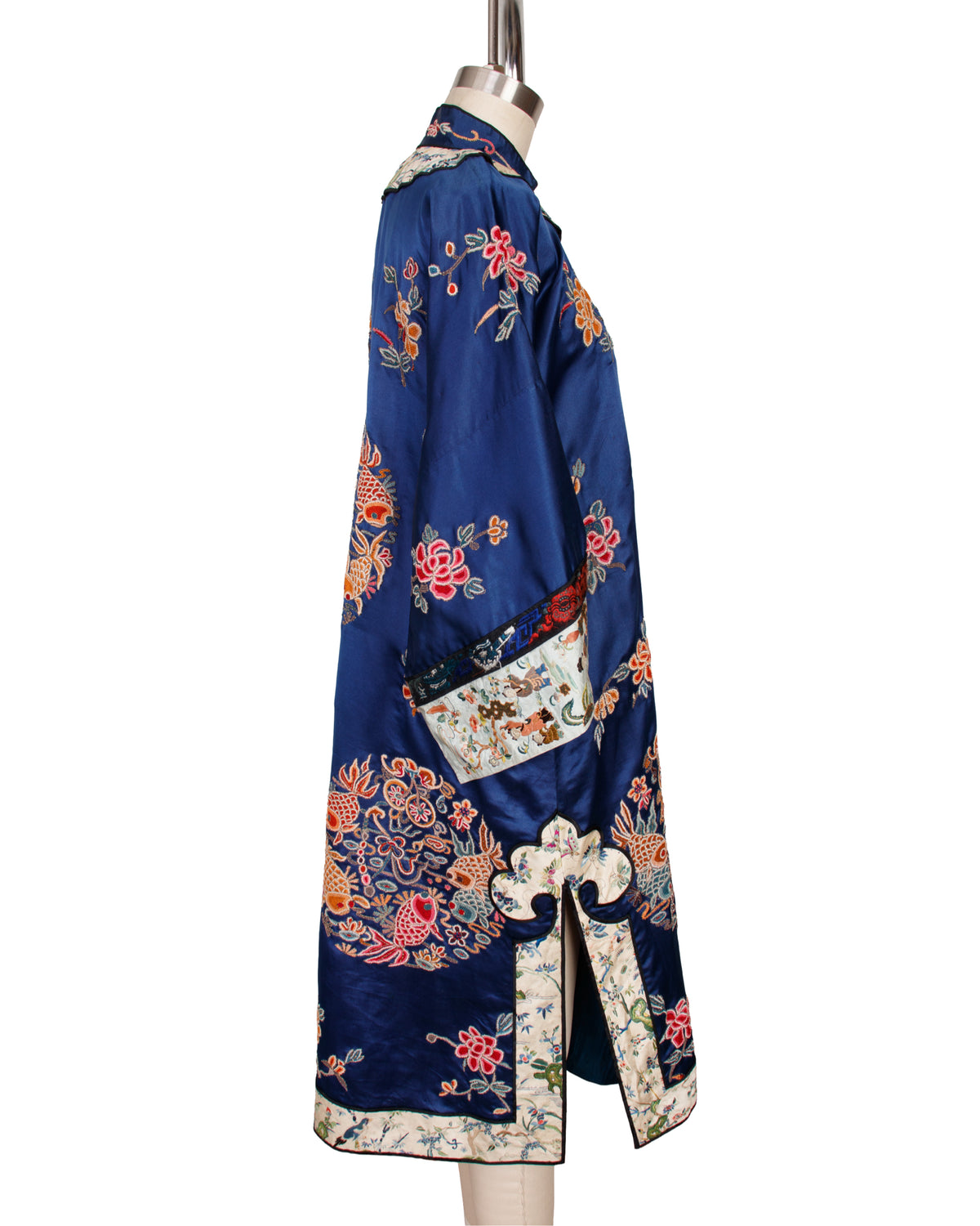 1930s Chinese Silk Embroidered Robe