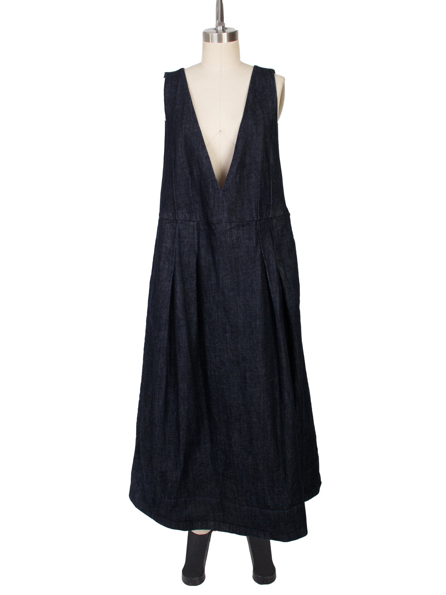 toast denim dress CHAMBRAY BLUE Pintuck Chambray Dress Our effortless dress is crafted from slubby cotton and linen-blend chambray which is soft against the skin. Punctuated by countless pintucks running down the front and