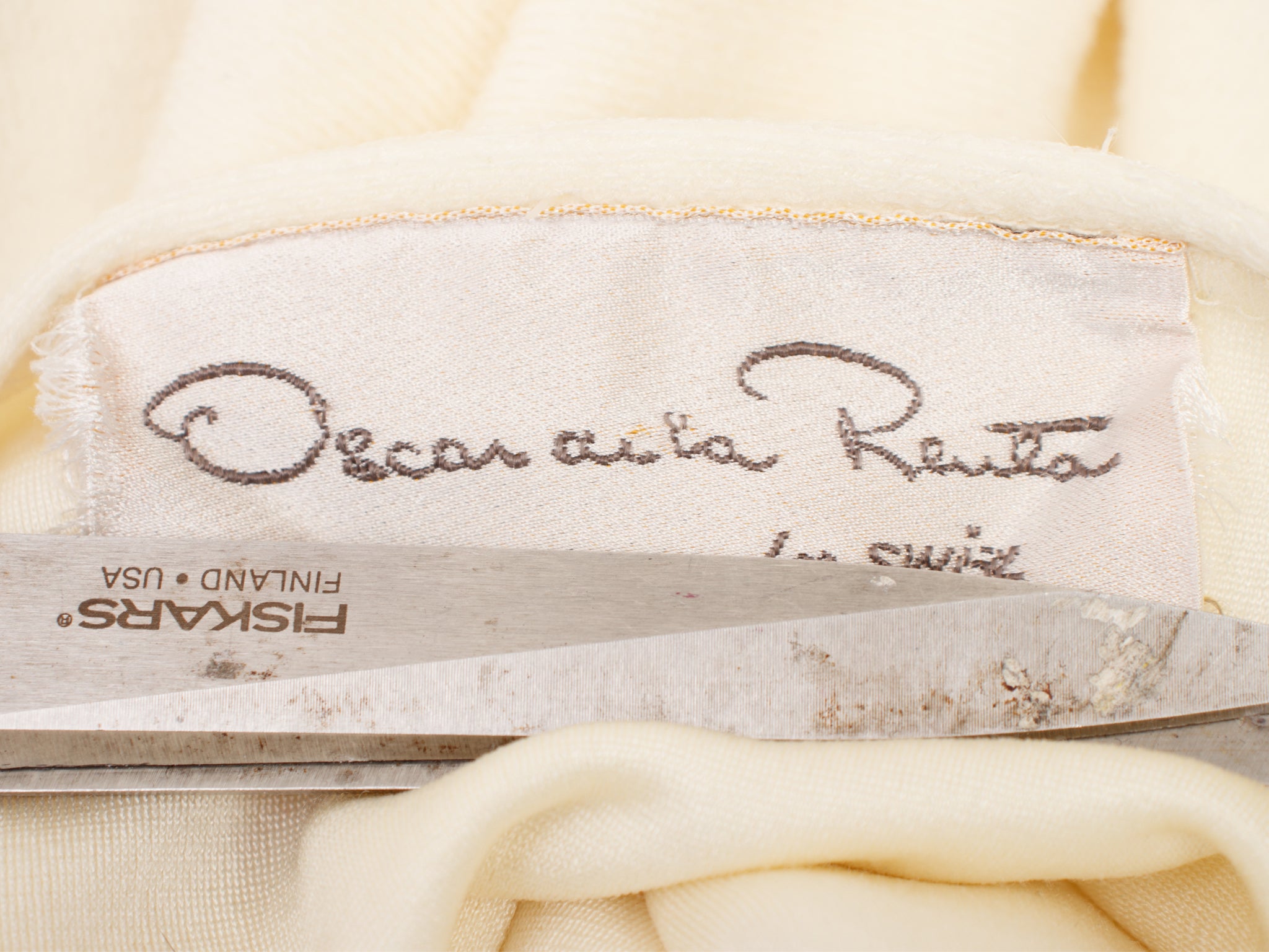 Oscar De La Renta Embroidered Nightgown & Robe Set