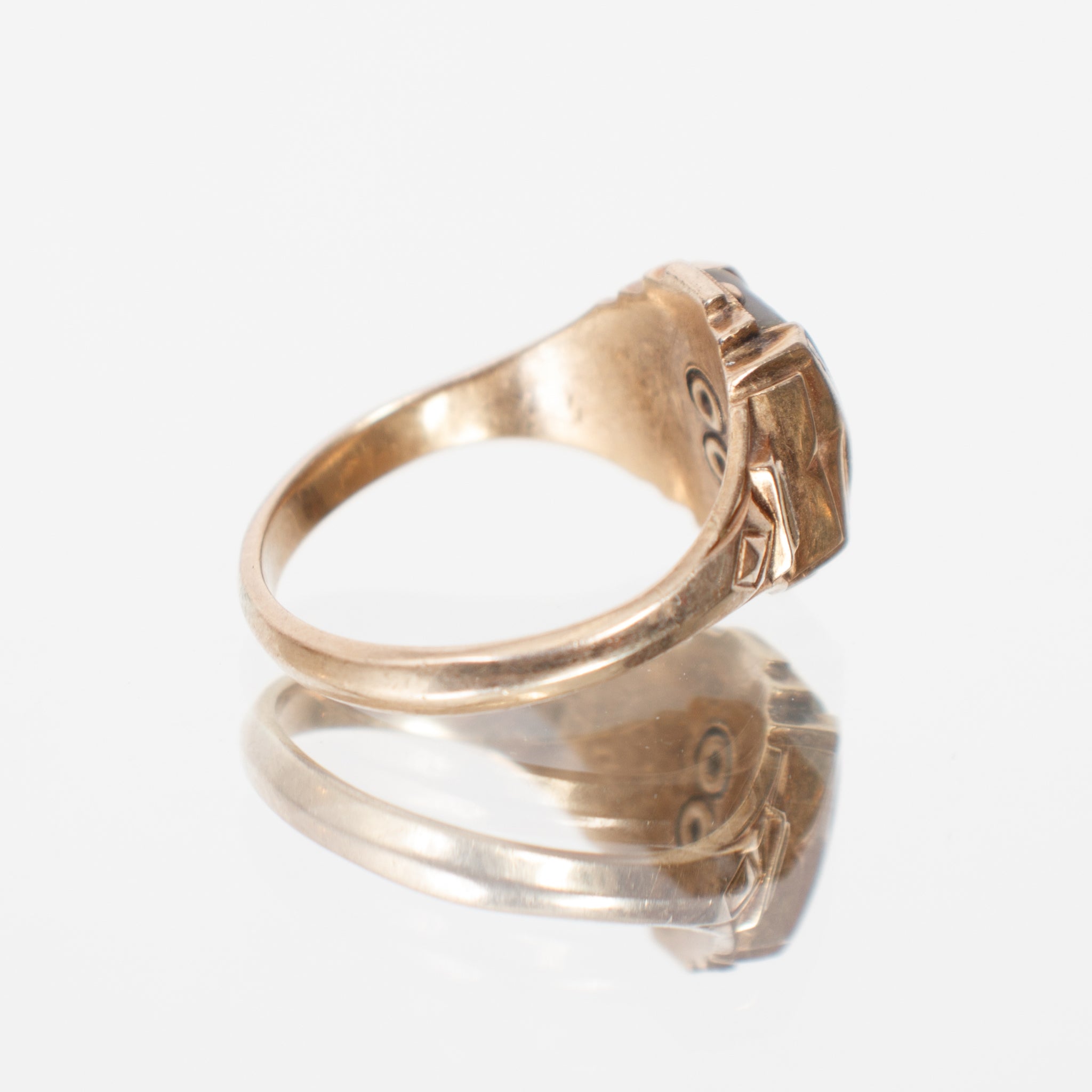 Josten 10K Gold & Mother of Pearl Class of '69 Ring