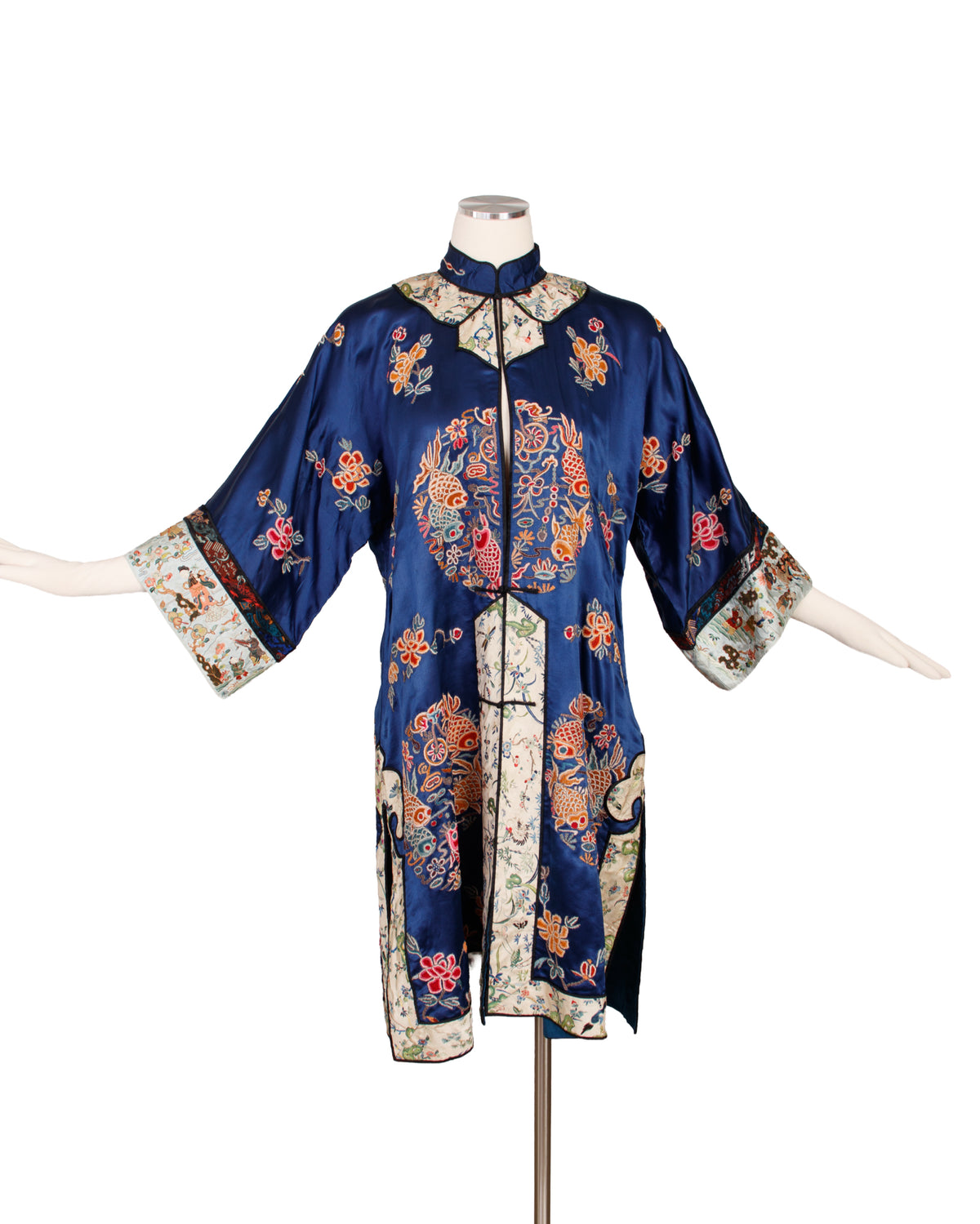 1930s Chinese Silk Embroidered Robe