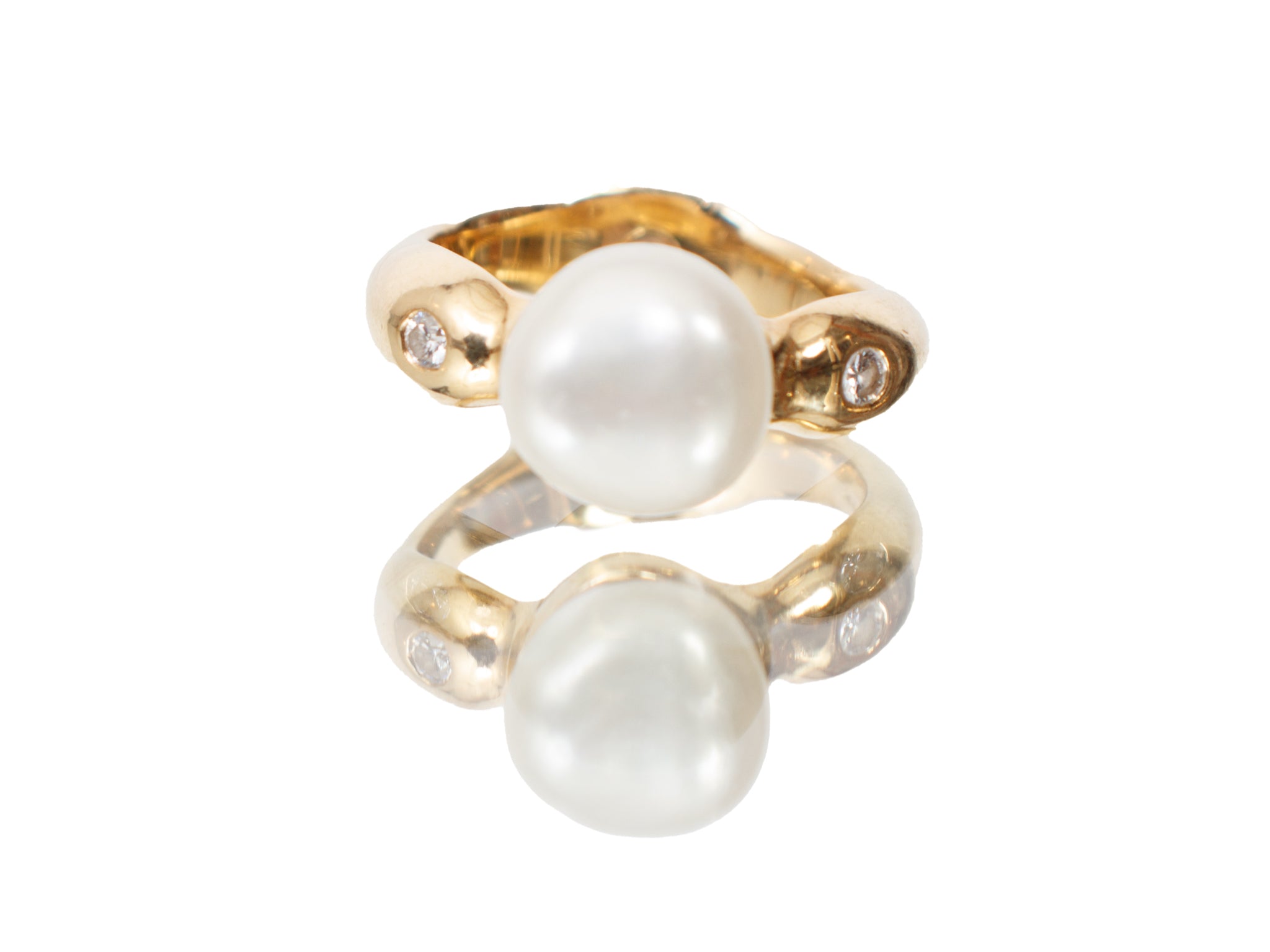 18k Gold Bezel Set Pearl & Diamond Ring