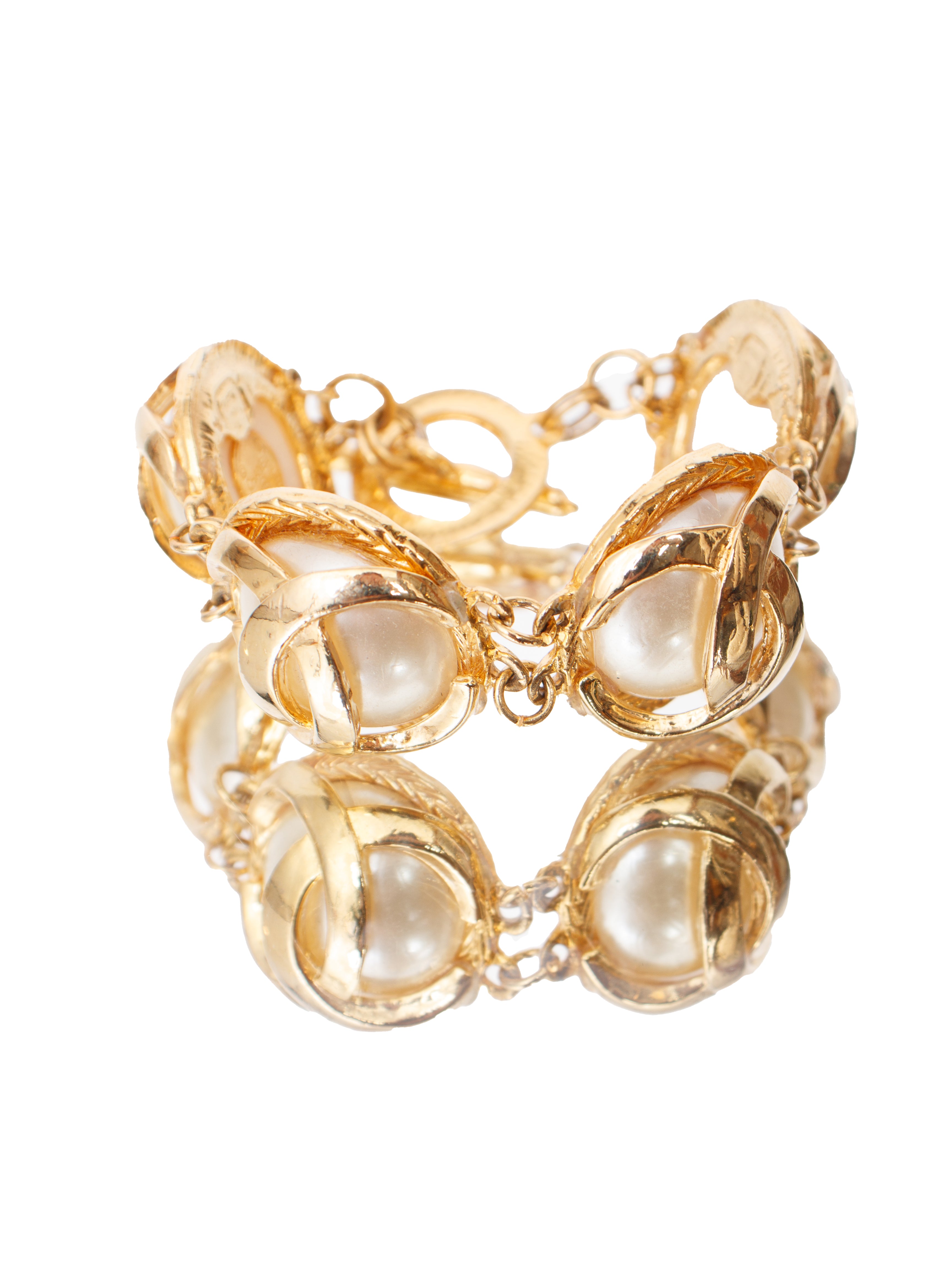 Chanel Costume Pearl CC Bracelet*