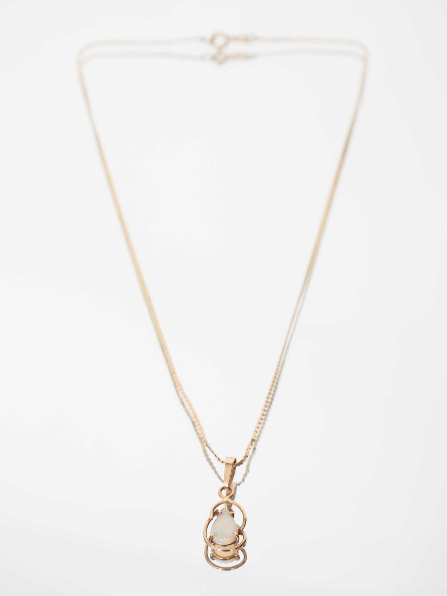 14K S-Chain & 9k Teardrop Opal Necklace