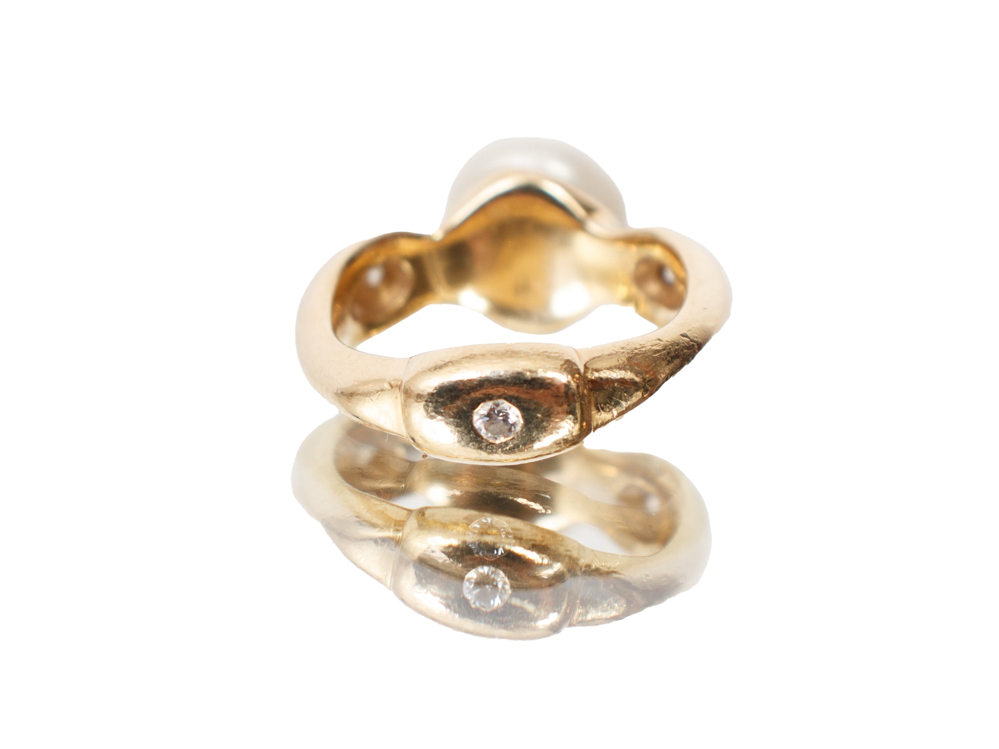 18k Gold Bezel Set Pearl & Diamond Ring