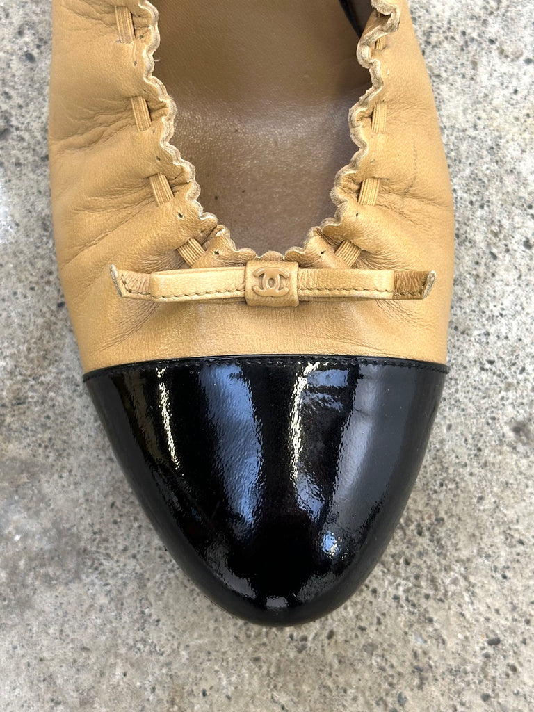 Chanel Beige Mesh Logo Slingback Heels – Treasures of NYC