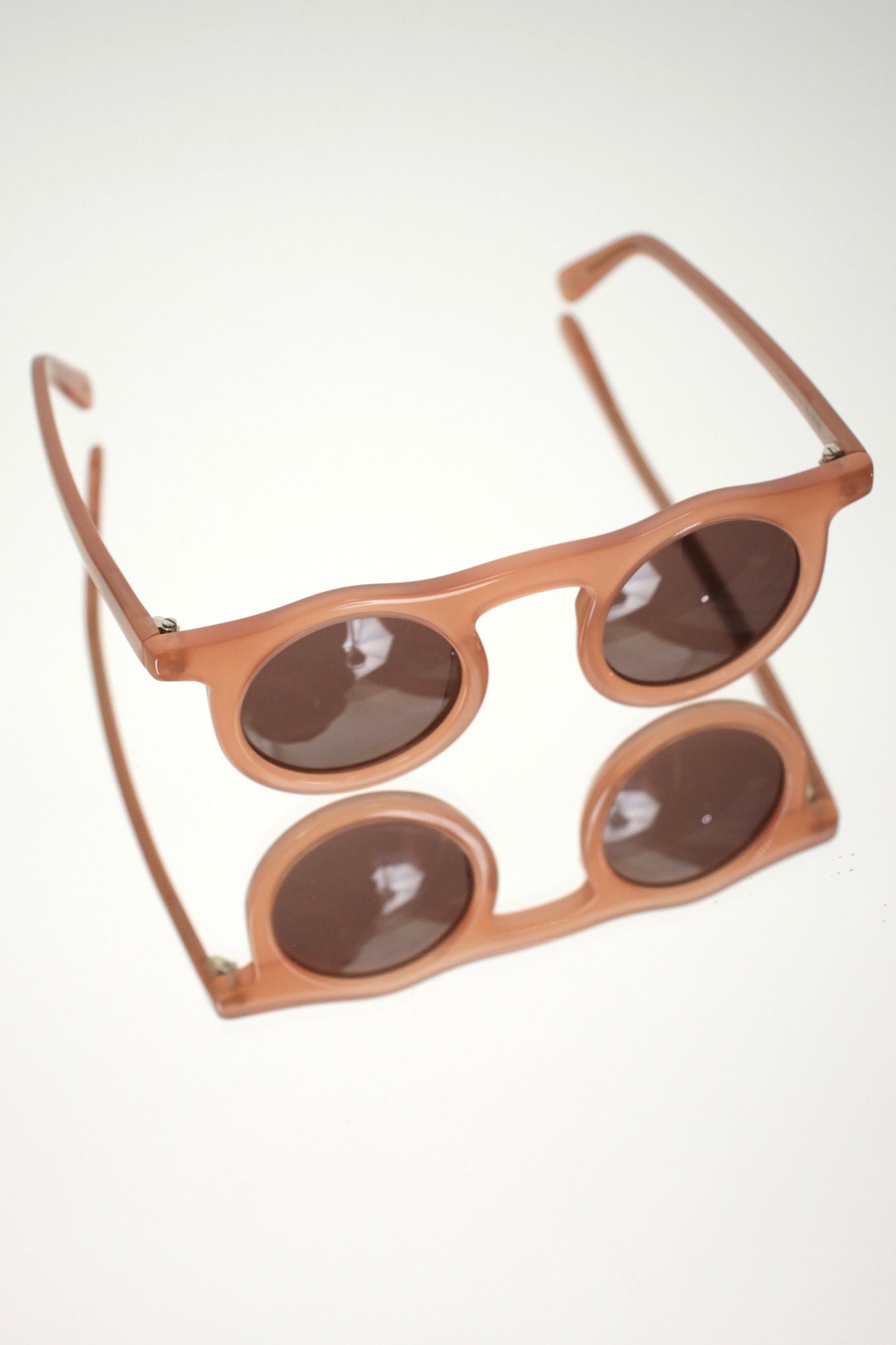Carla Colour Lind Momo Sunglasses | Mercy Vintage