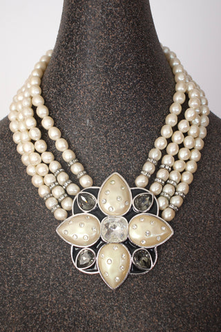 1980s Yves Saint Laurent Costume Pearl Necklace | Mercy Vintage