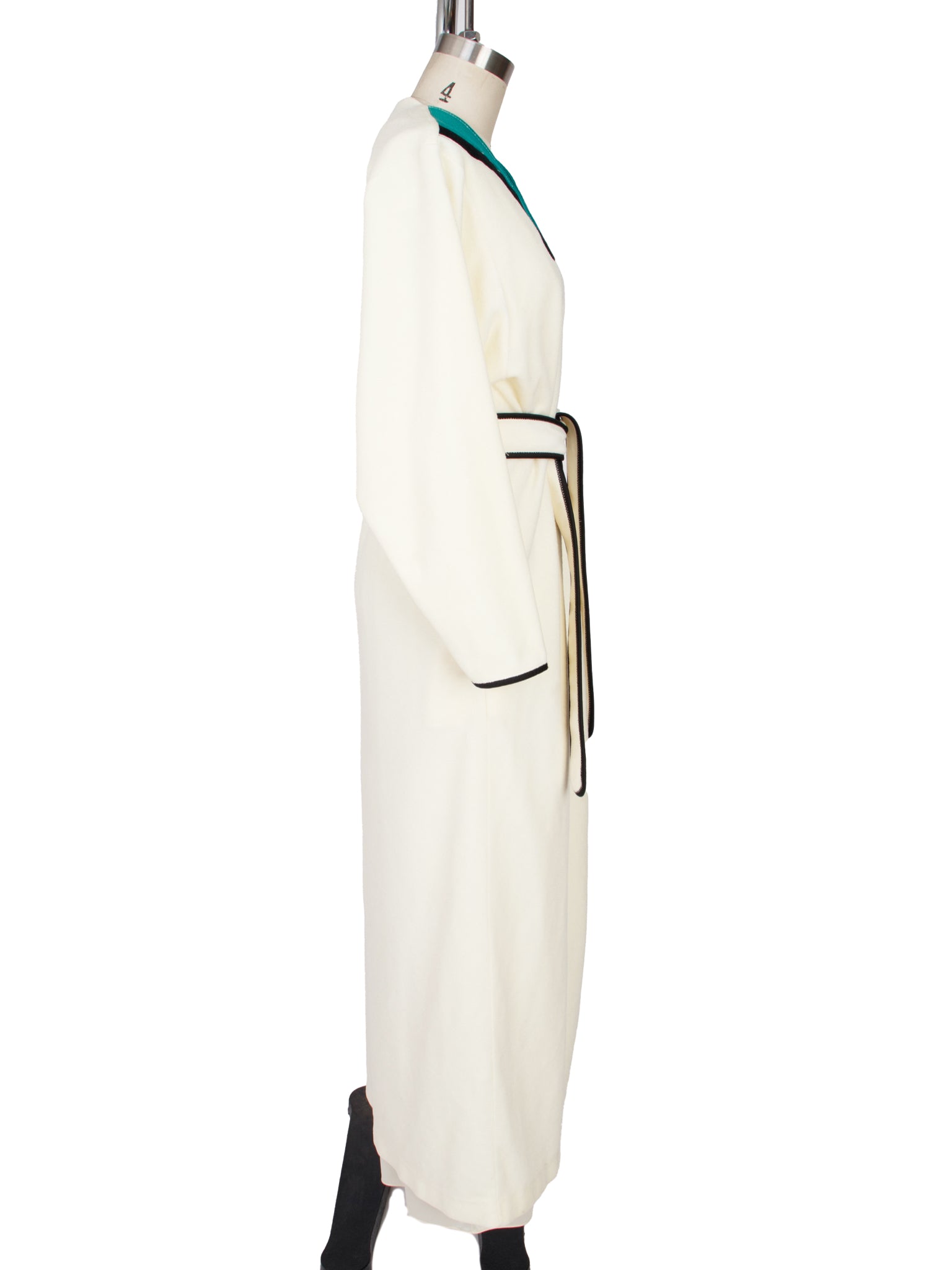 Oscar De La Renta Embroidered Nightgown & Robe Set