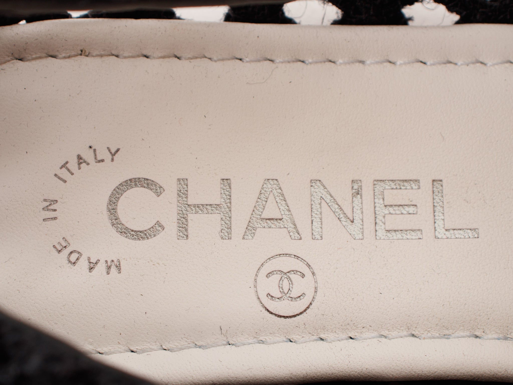 Chanel Raffia CC Turnlock Heart Loafers*