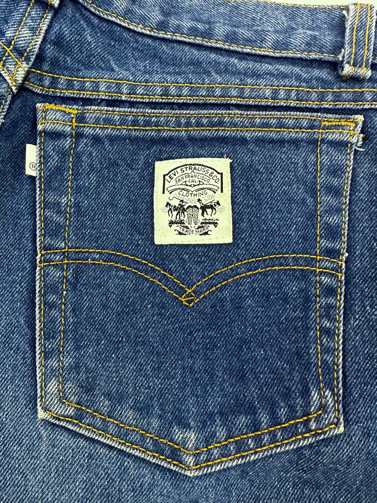 80s Levis White Tab Ultra High Waist Jeans / Size 31