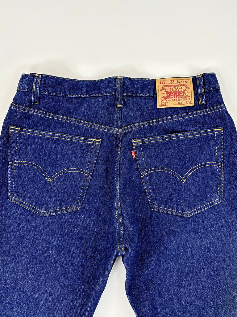 90s Levi's 505 Red Tab Jeans / Size 38
